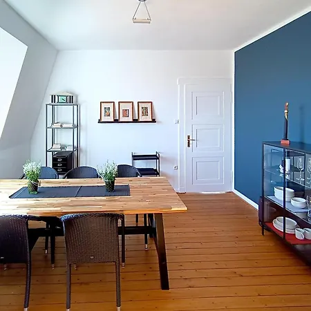 Kossinna Apartamento *